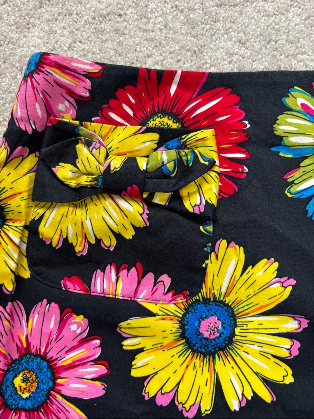 Andrea Viccaro Black Sunflower Print Pencil Skirt - Vibrant Floral Summer Hippie - Picture 3 of 8